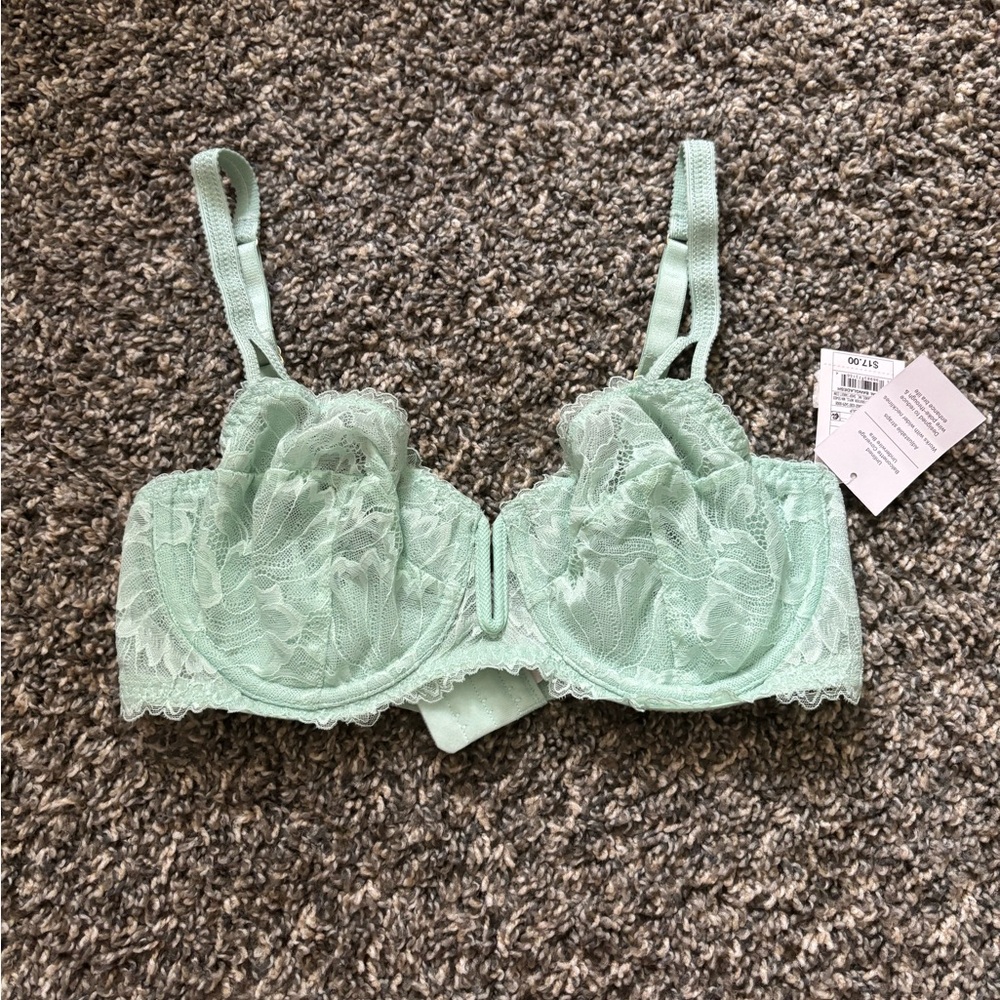 NWT Unlined Bra 34C